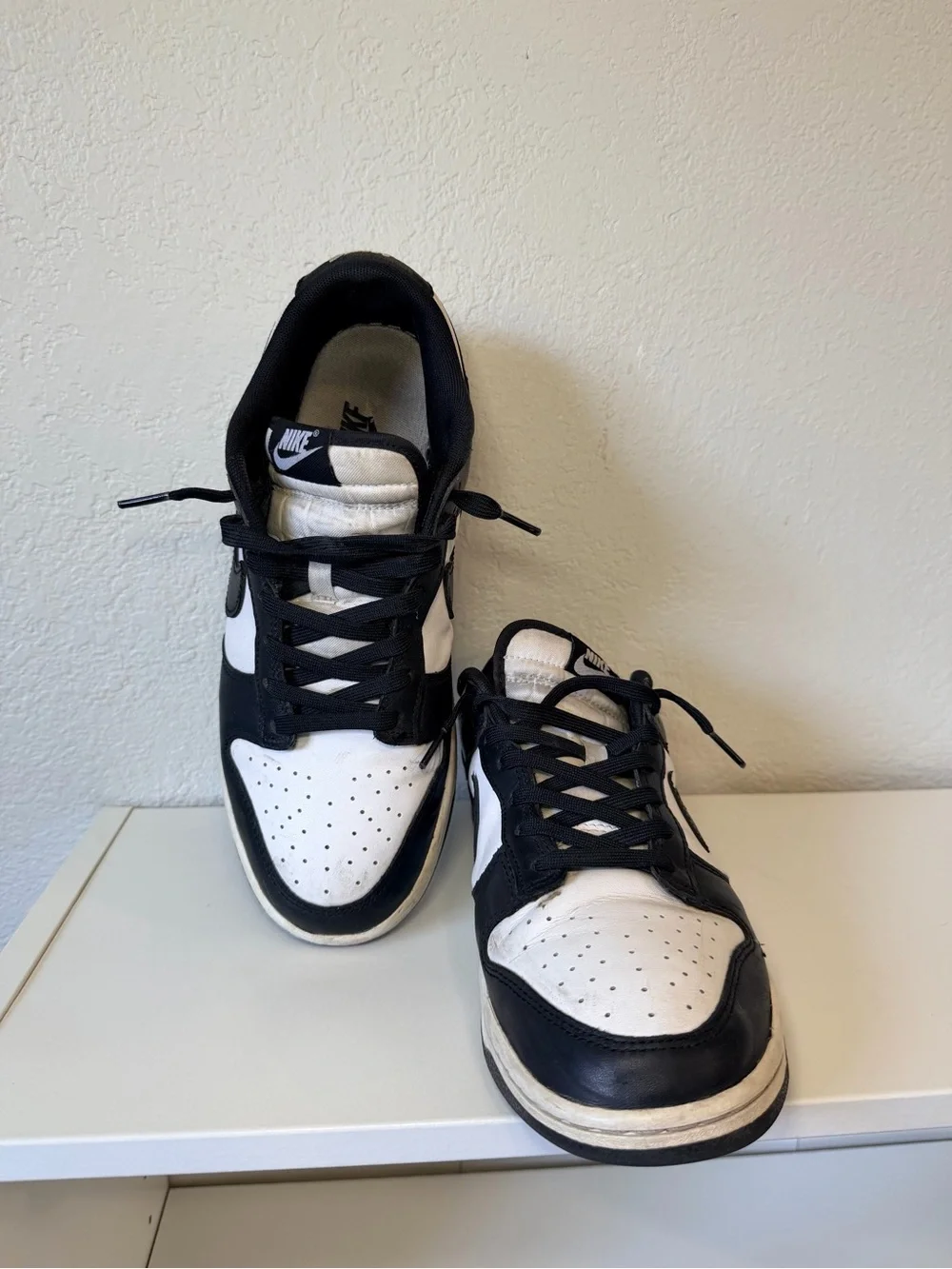 Nike Men’s Black and White Low-Top Sneakers